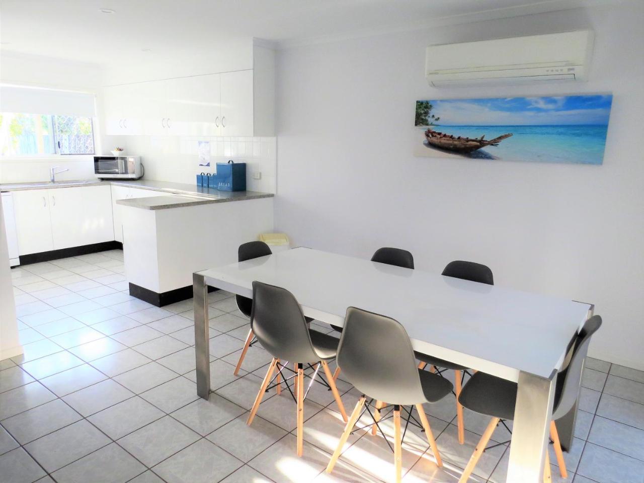 The Shores Holiday Apartments Макай Екстериор снимка